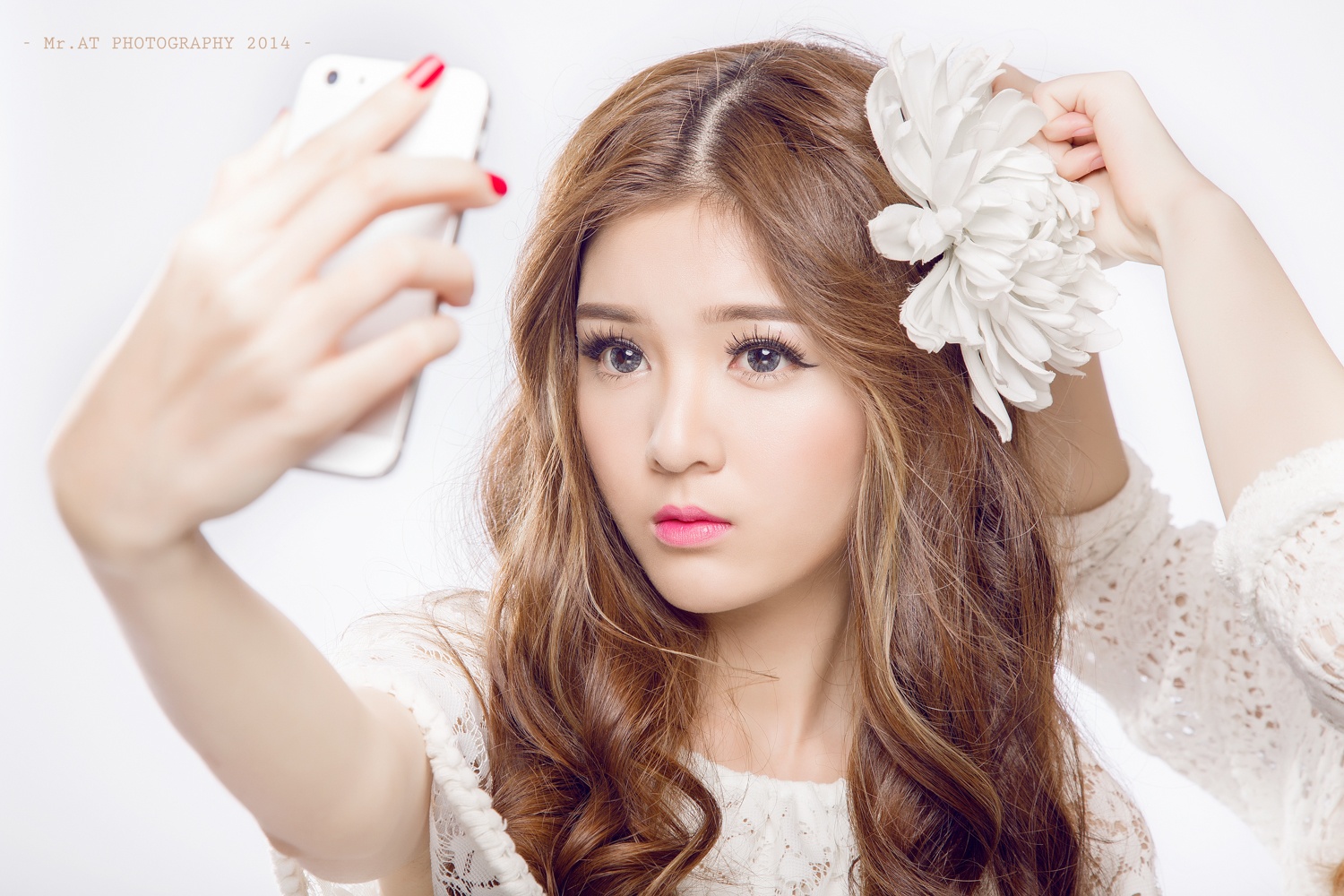 Lam dep nhu hotgirl Lilly Luta hinh anh