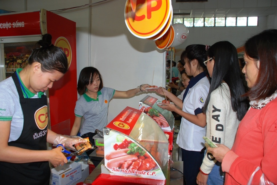 Mua sam 'tha ga' cuoi nam voi hoi cho Thai Lan 2014 hinh anh