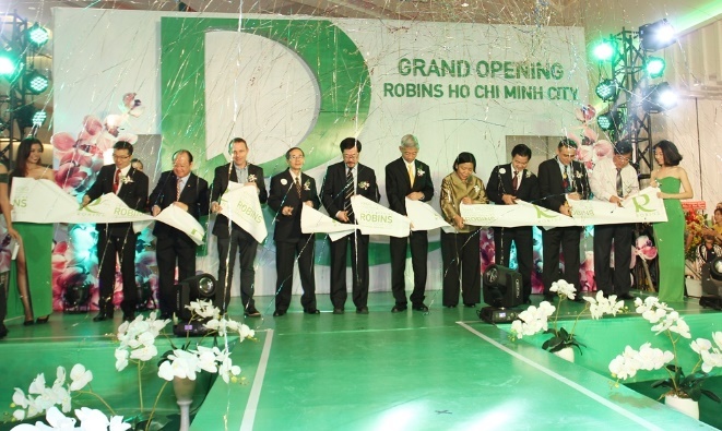 Khai truong trung tam mua sam Robins thu hai tai TP.HCM hinh anh
