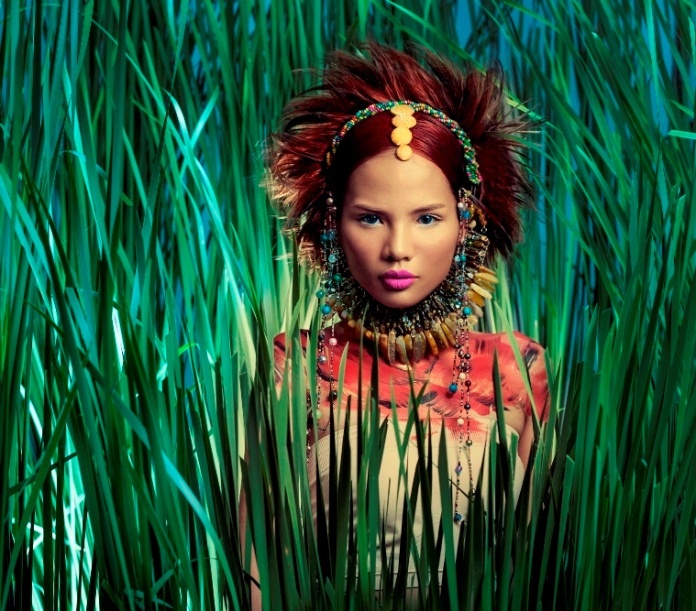  Sự sắc sảo, mạnh mẽ và quyền lực toát lên từ mái tóc đến biểu cảm gương mặt của Tiêu Linh.