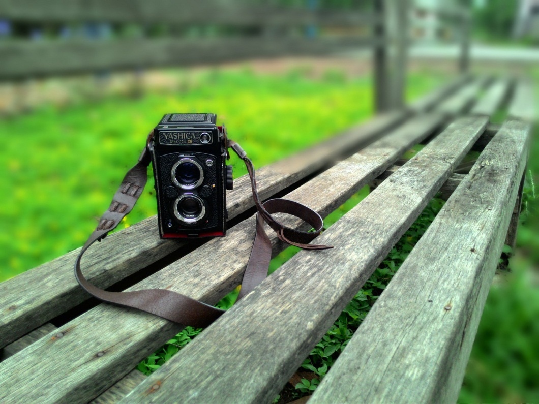 Tác phẩm Chiều cuối tuần được chụp ở chế độ Depth of Field với tính năng xóa phông và tạo độ sâu trường ảnh.