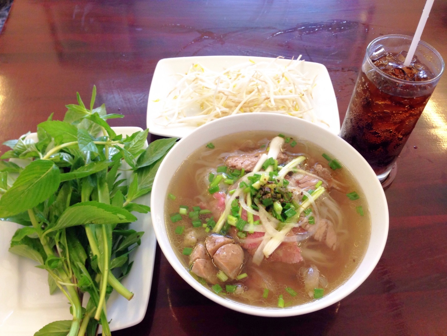 Thu vi nha hang pho gia 35.000 dong hinh anh