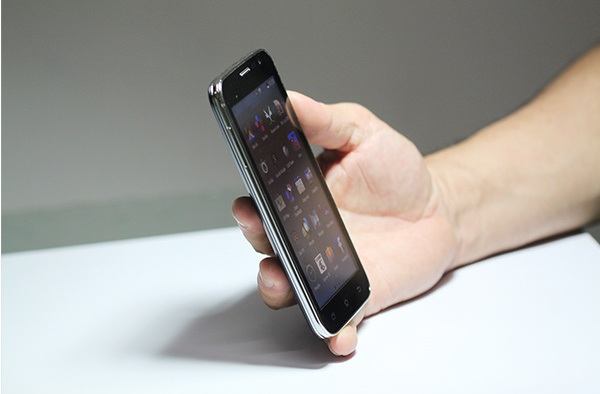 Dien thoai 5 inch gia re cua nam 2015 hinh anh