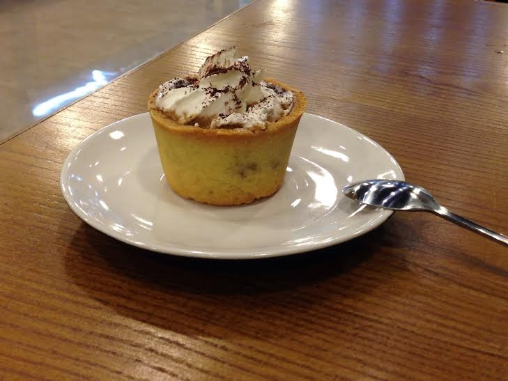 Món “Cà phê ăn cả cốc” hot lần đầu xuất hiện tại Hà Nội