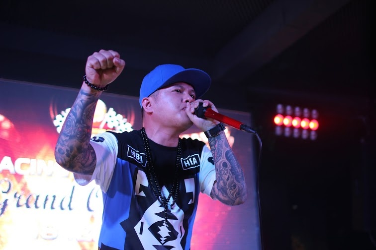 Ngoài cặp đôi Nhung Kate và Trí Nguyễn,  sự kiện khai trương Racing Beer Club tối qua còn thu hút đông đảo sự có mặt của những ngôi sao làng giải trí. 