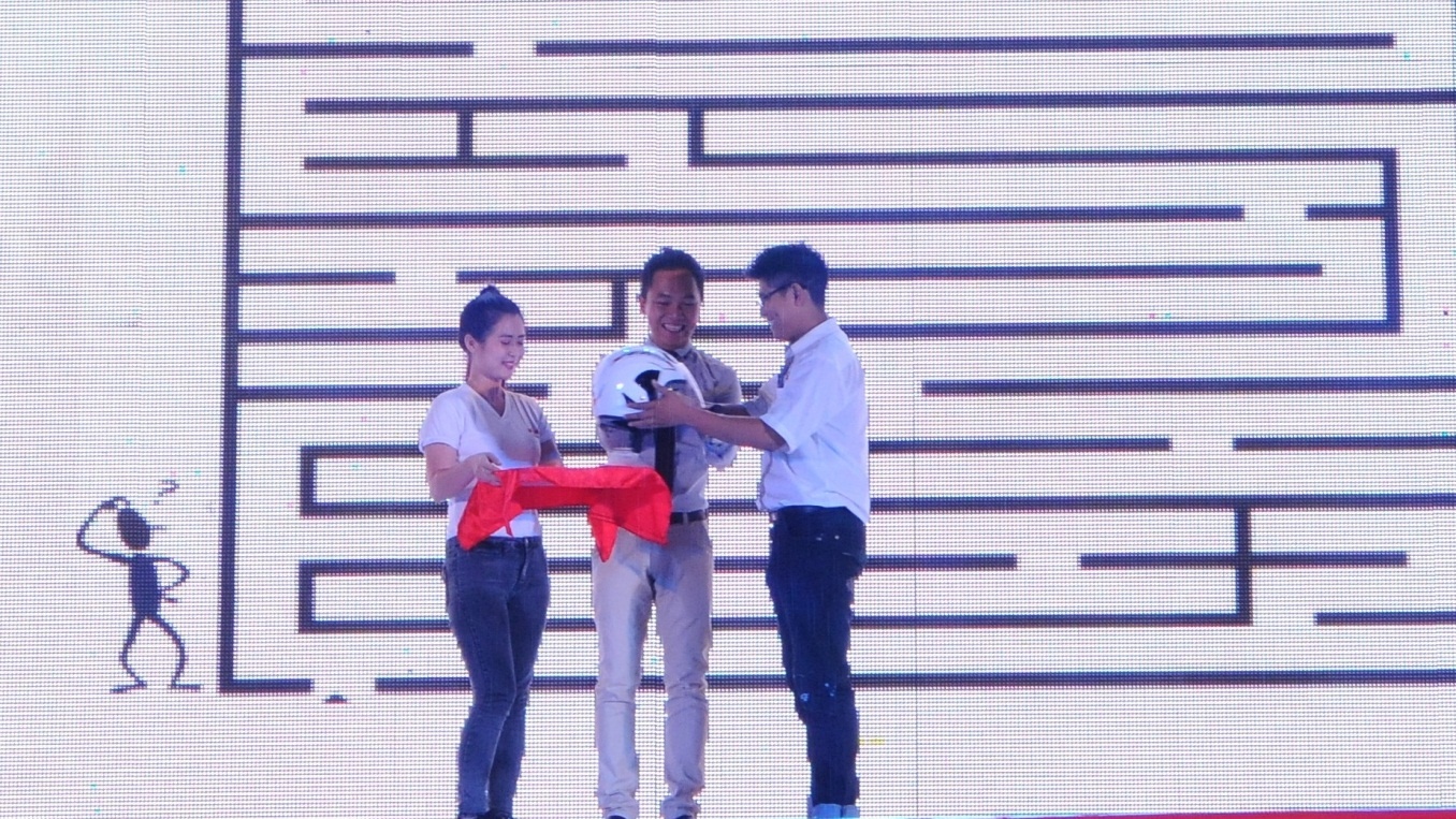 Khán giả còn có dịp tái ngộ thầy giáo hot boy Nguyễn Hoàng Khắc Hiếu và được bật mí bí kíp định hướng tương lai.   