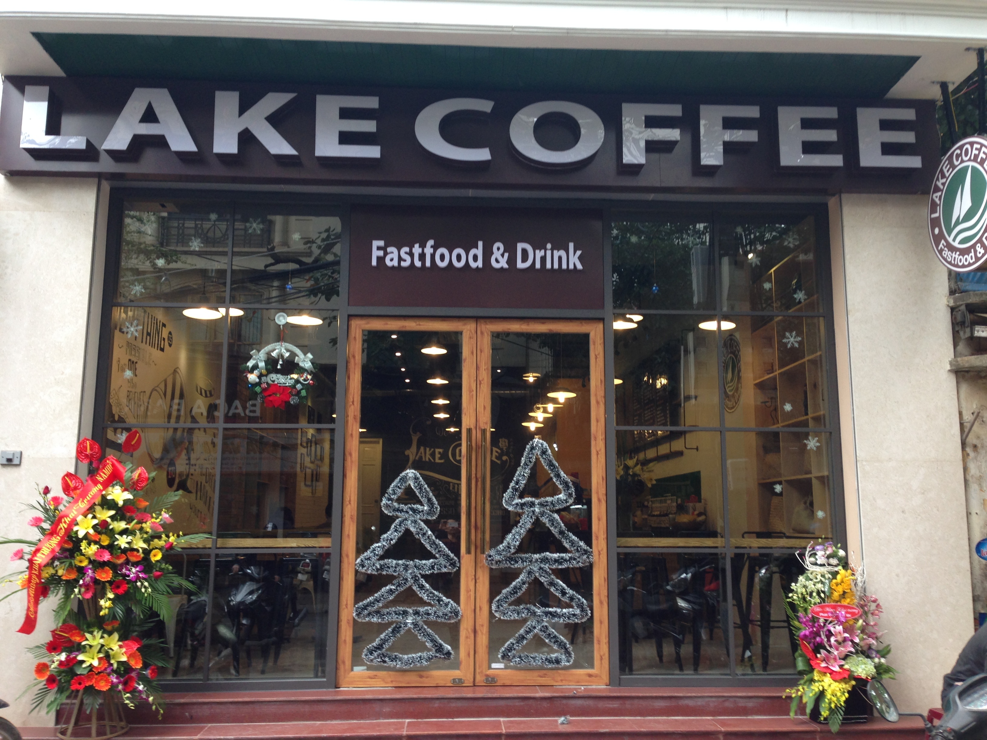 Lake Coffee 24A Hàng Bún.