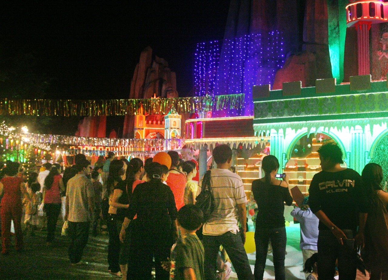 Don Giang sinh 2014 - chao mung nam moi 2015 tai Suoi Tien hinh anh