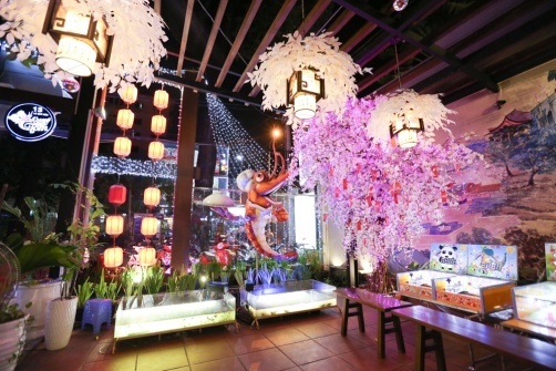 Don Giang sinh sum vay tai Vuong Quoc Tom hinh anh