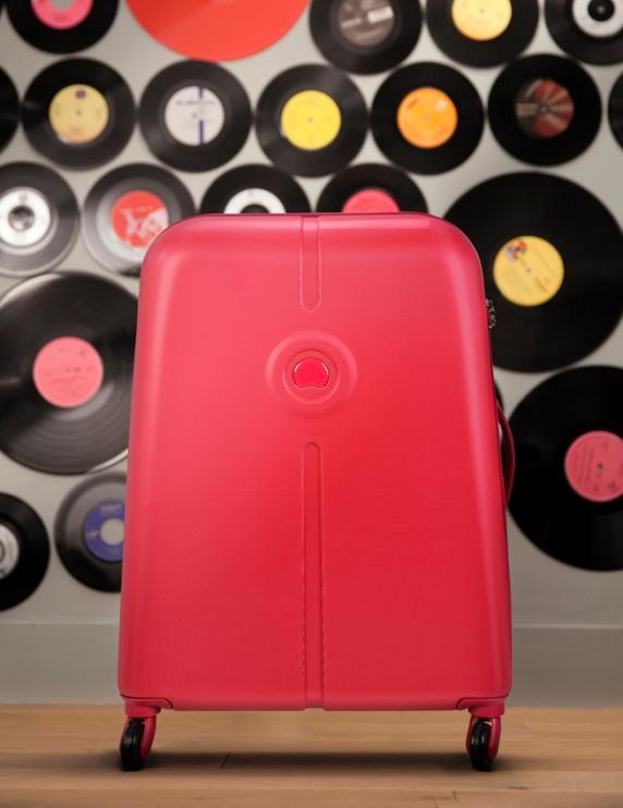 Flaneur là BST vali mang tính thời thượng, lấy cảm hứng từ sắc màu của cuộc sống đương đại.