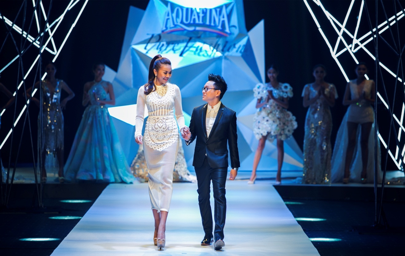 Siêu mẫu Thanh Hằng xuất hiện cùng NTK Nguyễn Công Trí. Đây cũng là hai trong năm vị giám khảo của cuộc thi.