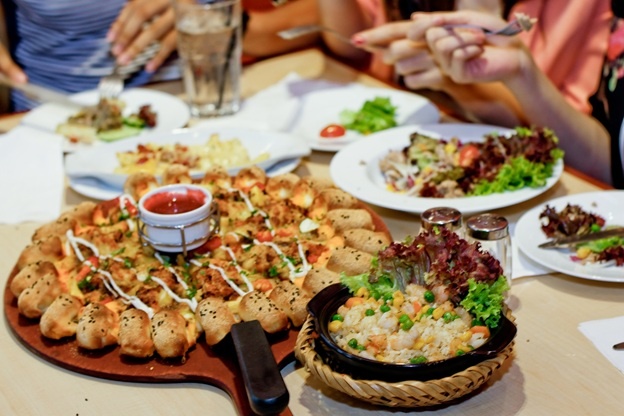 Một chiếc bánh ngon, độc đáo không chỉ khiến câu chuyện thêm vui, mà còn là khơi nguồn cho những ý tưởng mới trong bạn.