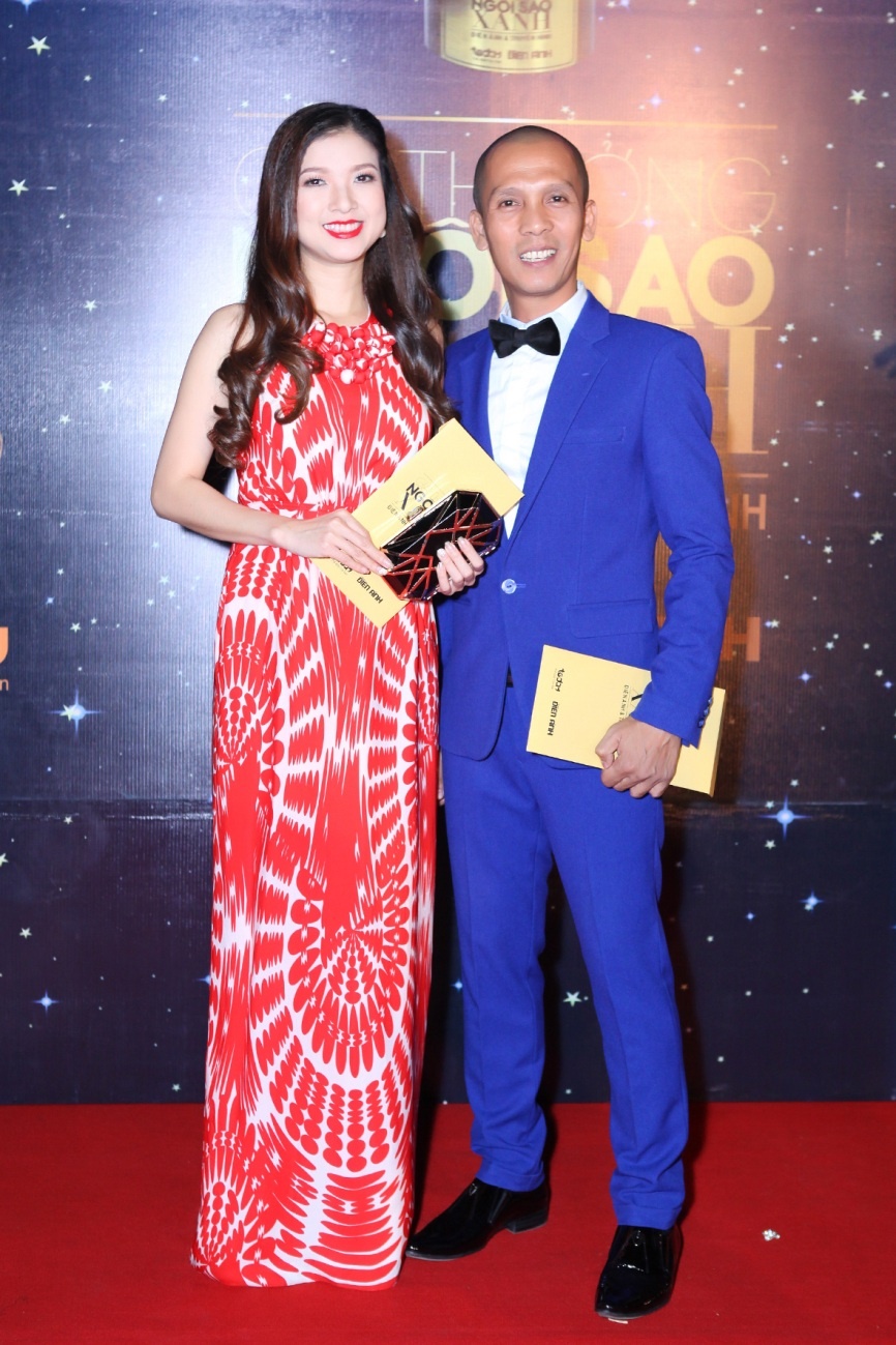 Chụp chung với ca sĩ Phạm Thanh Thảo.