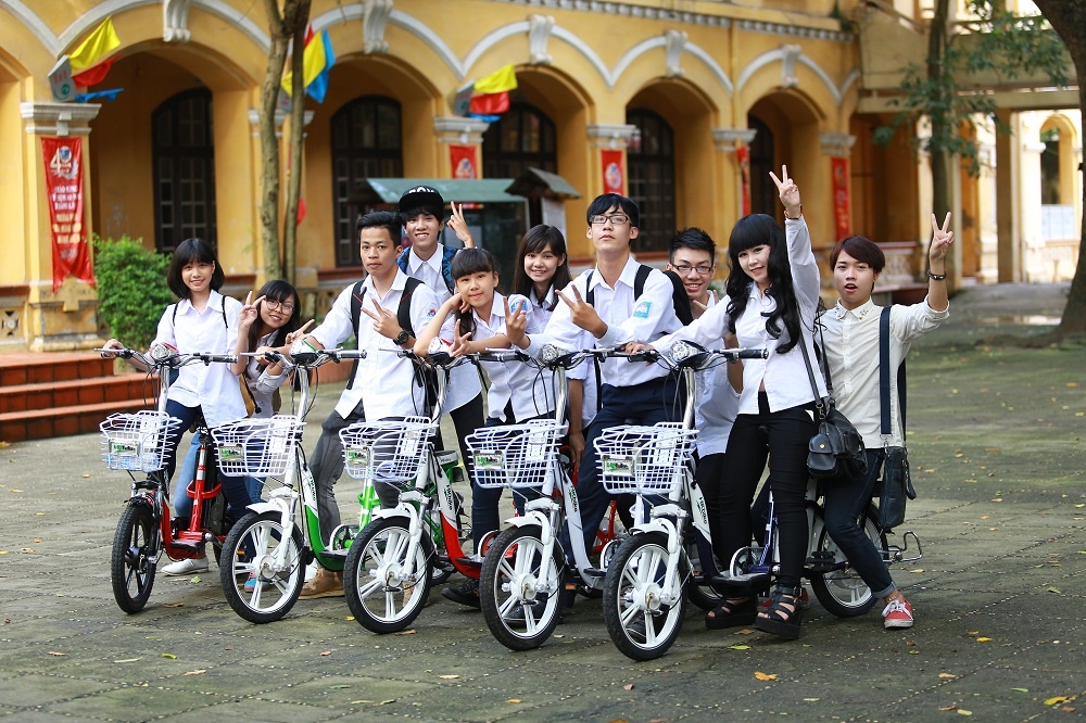 Hoc sinh hao hung giup bo me tiet kiem tien hinh anh