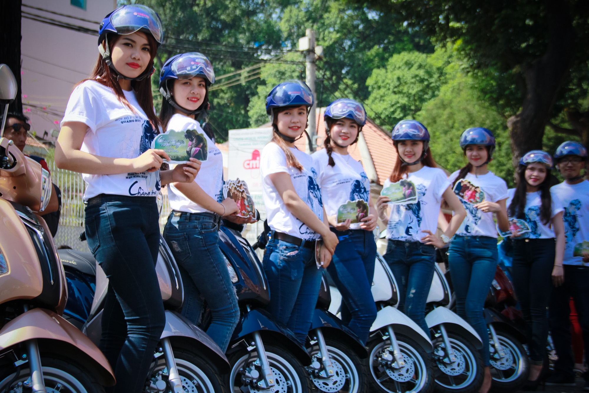 Đoàn xe trước giờ xuất phát