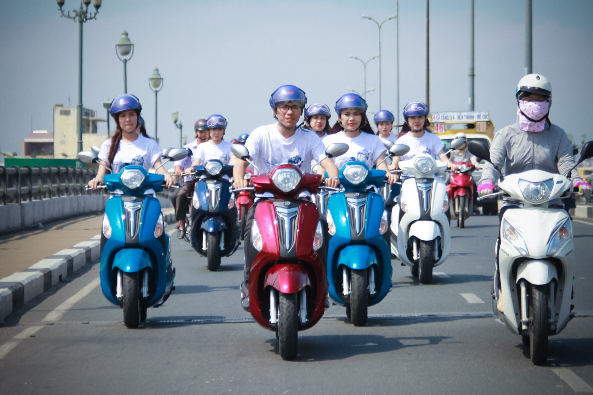 Đoàn xe Chàng trai năm ấy đã thu hút được sự chú ý của đông đảo người dân trên mỗi tuyến đường mà đoàn xe đi qua. Đặc biệt, sự tham gia của 10 chiếc xe Yamaha Grande sang trọng đẳng cấp ấn tượng.