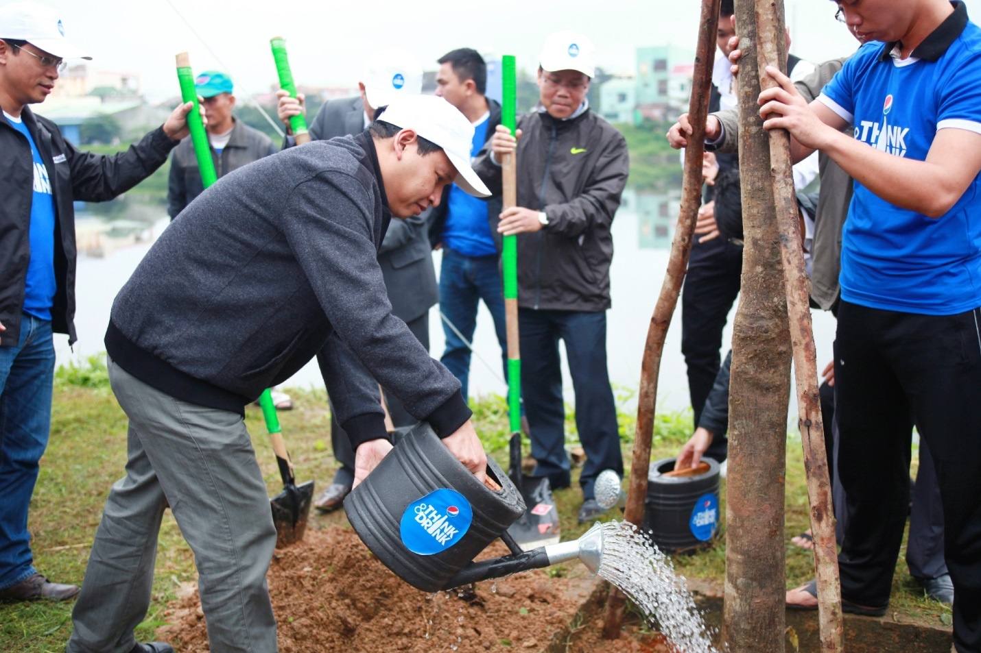 Sự kiện này nằm trong chiến dịch Think & Drink được Pepsi khởi xướng từ năm 2011 nhằm khuyến khích ý thức bảo vệ môi trường thông qua hoạt động dùng chai thủy tinh.