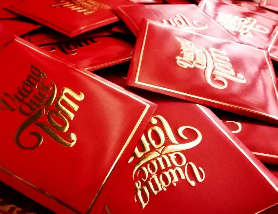 Sum hop cuoi nam, nhan li xi tai Vuong Quoc Tom hinh anh