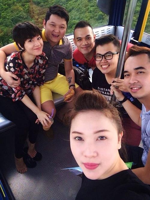 Trà My Idol trong một khoảnh khắc wefie giữa không trung.
