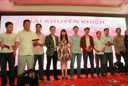 Buổi họp mặt game thủ Kiếm Thế.