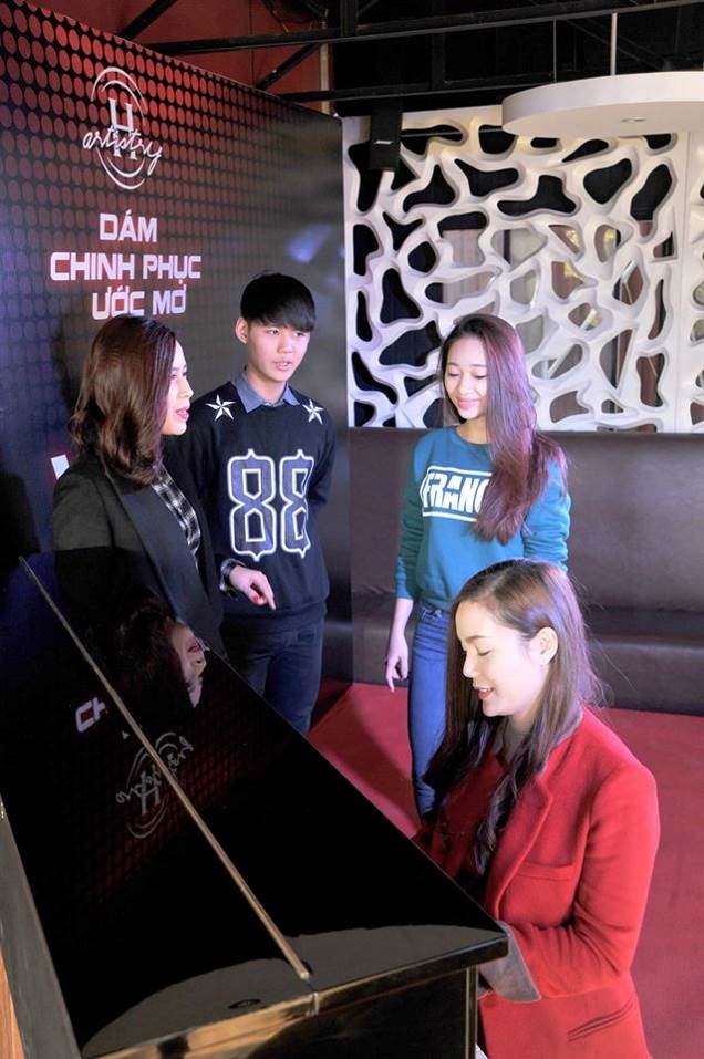 Lưu Hương Giang và Nguyễn Ngọc Anh phụ trách huấn luyện các thí sinh tại Hà Nội.