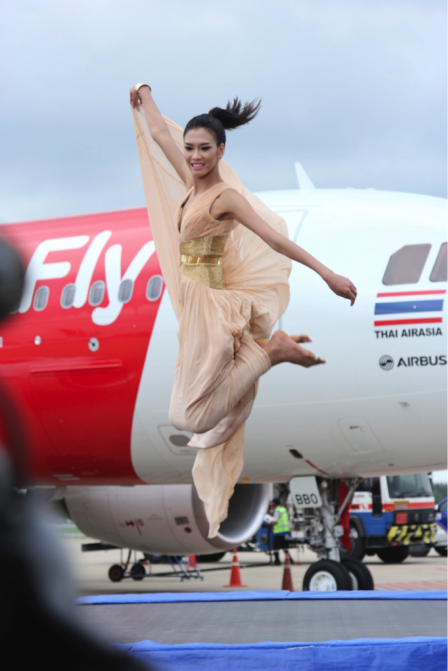 Tuy vậy, với mái tóc đuôi ngựa khỏe khoắn và mạnh mẽ, “em út” nhà chung nhanh chóng lấy lại được phong độ và bắt đầu có những khoảnh khắc đẹp trên không trung.