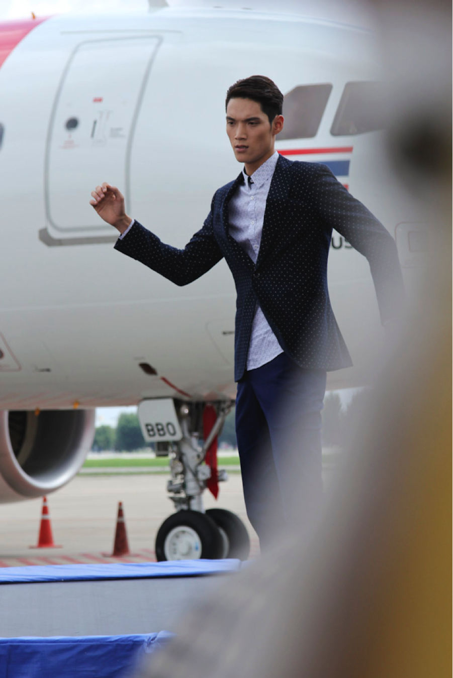 Chàng sinh viên trường ĐH Sư phạm thể thao – Đặng Văn Hội - vận dụng khá tốt lợi thế của mình. Với mái tóc ngắn chải kiểu đơn giản, gương mặt gần như mộc, anh thể hiện tốt phần thi của mình và nhận được nhiều lời khen từ giám khảo Adam và nhiếp ảnh Samuel Hoàng.