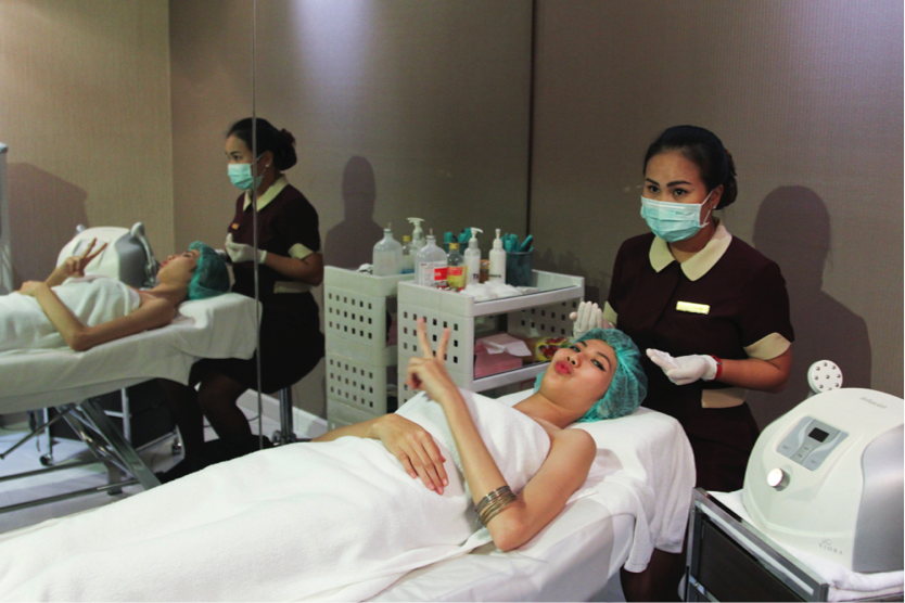 Mới đây nhất trong chuyến đi Thái Lan, Nguyễn Oanh và Cao Ngân đã được chăm sóc sắc đẹp tại một spa chuyên nghiệp. Các cô gái tỏ ra vô cùng thích thú và thư giãn sau những thử thách căng thẳng.