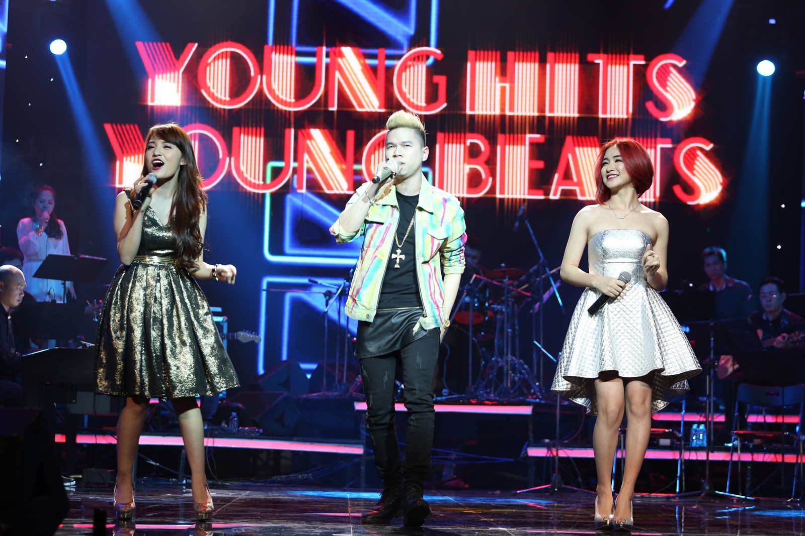 Hoang Ton, Nhat Thuy va Hoa Minzy toa sang trong BHYT hinh anh