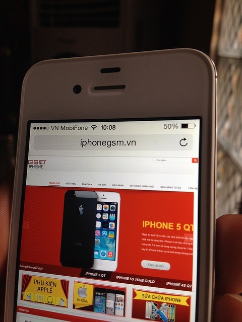 iPhone 4 thường giá rẻ.