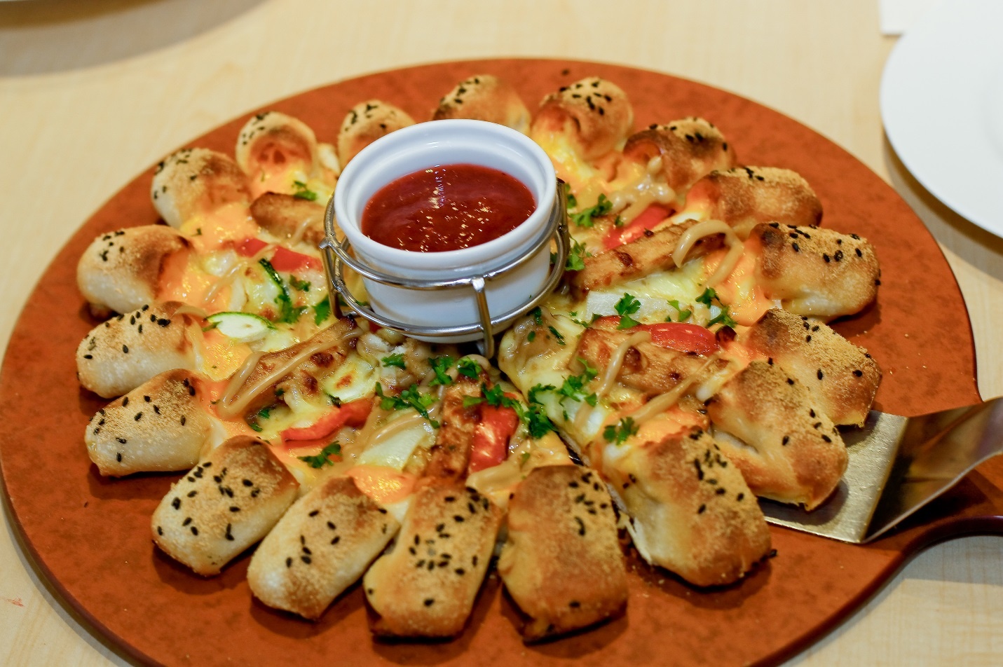 Cheesy Bites với kiểu dáng ấn tượng.