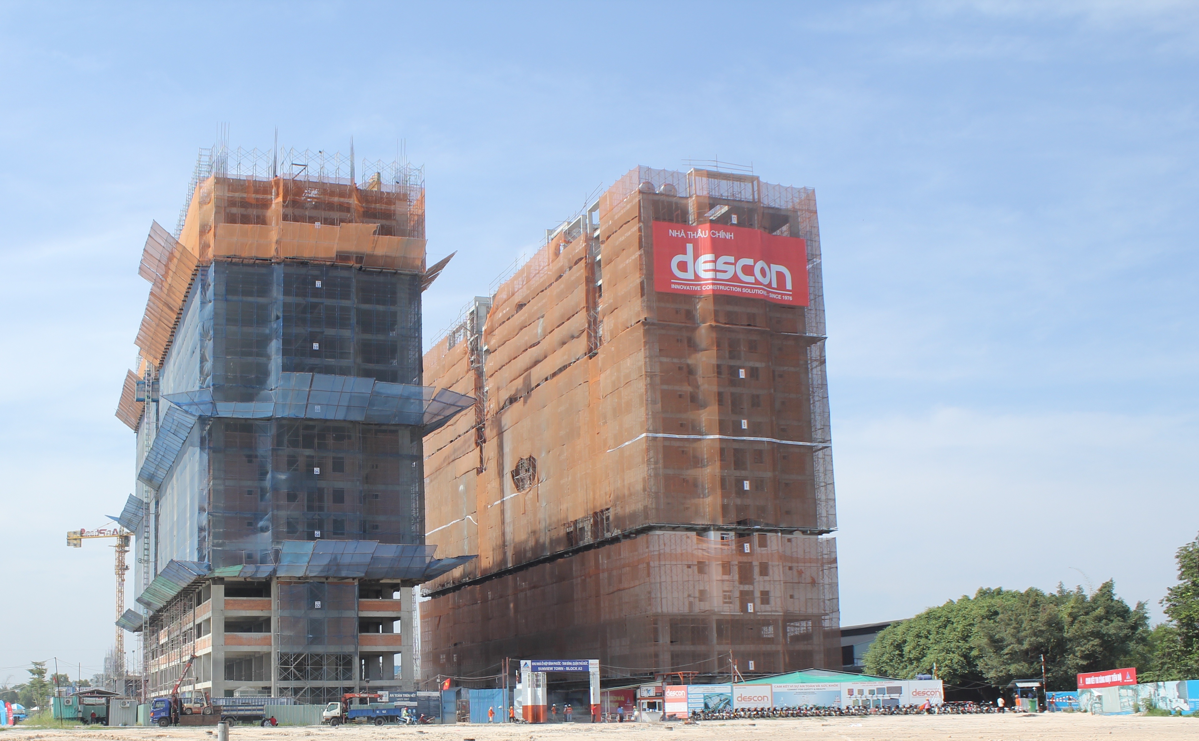 Khách hàng mua căn hộ Sunview Town còn được “nhìn tận mắt” tiến độ công trình, khiến họ yên tâm và mạnh dạn “xuống tiền” mua căn hộ thuộc dự án này.