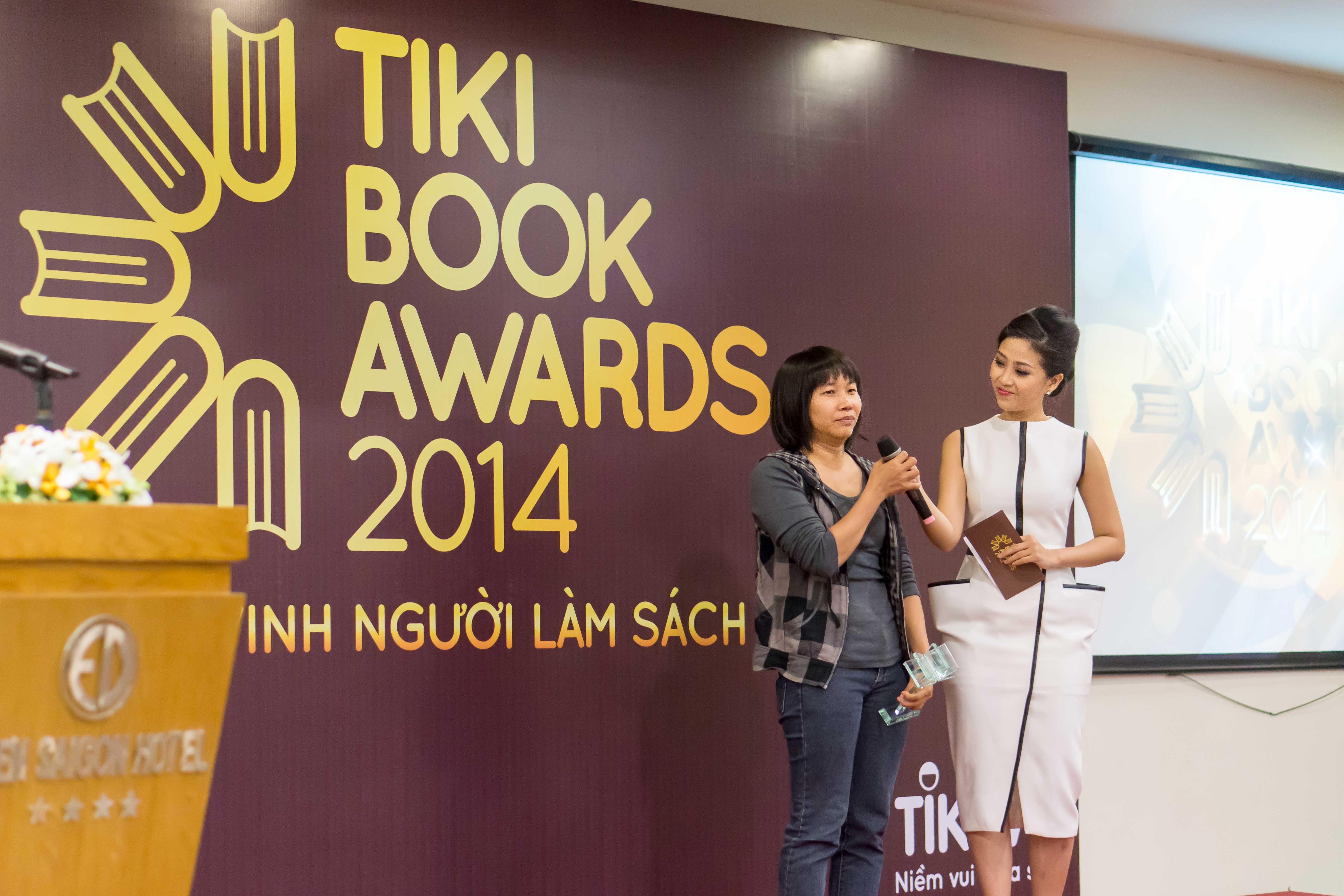 Nha van Nguyen Ngoc Tu nhan giai thuong 'Vinh danh' hinh anh