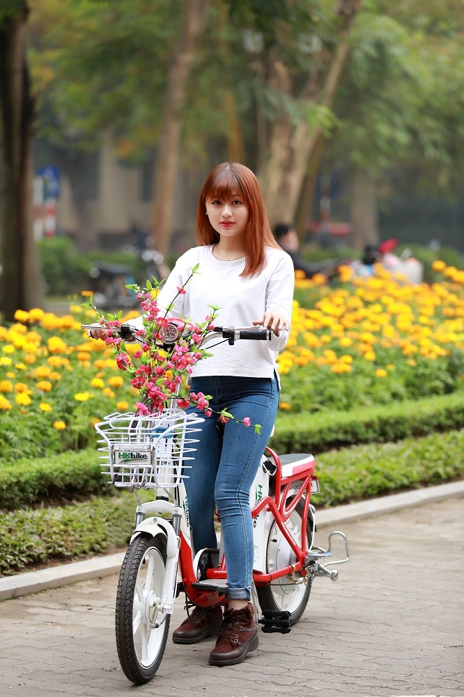 Một chiếc xe đạp điện Zinger Extra rất được yêu thích với sắc đỏ - màu của may mắn và thịnh vượng với ý nghĩa năm mới bình an, tiền tài, sung túc, lộc đầy năm.