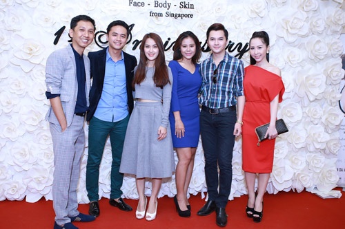 Ly Nha Ky cung Vy Tran du tiec sinh nhat hinh anh