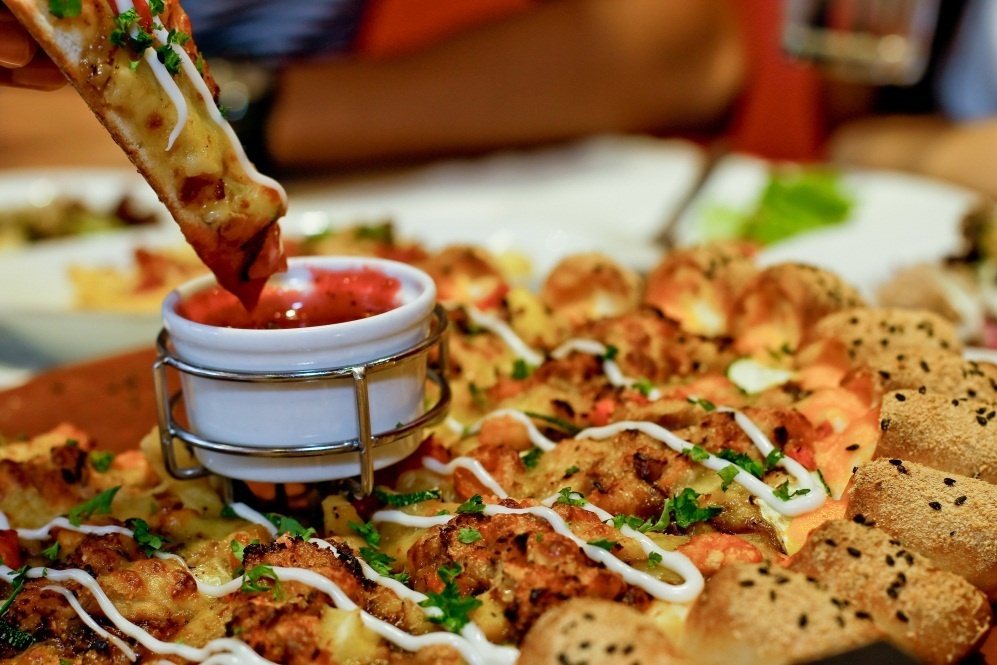 Goi y thuc don sum hop dip cuoi nam hinh anh