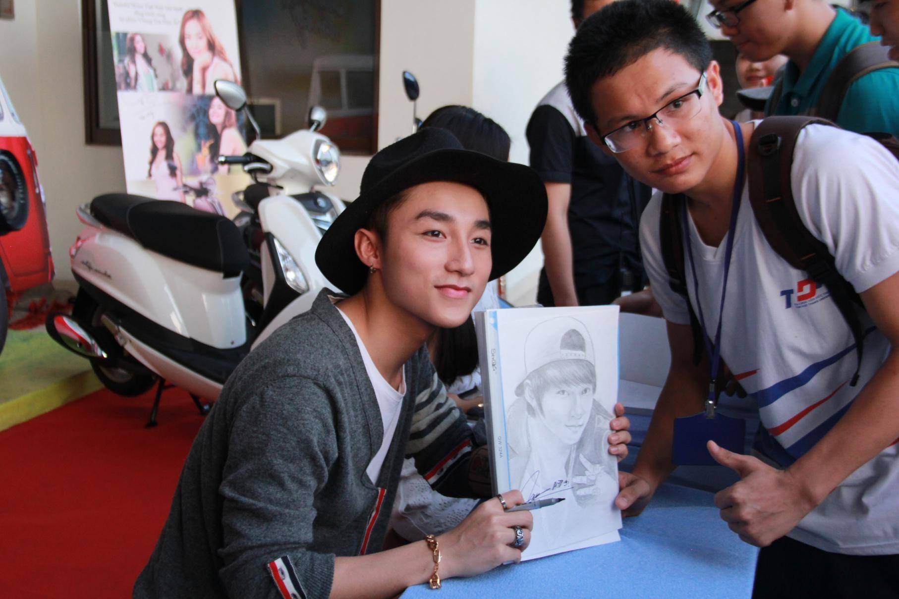 Fan cuong nhiet voi Son Tung MT-P hinh anh