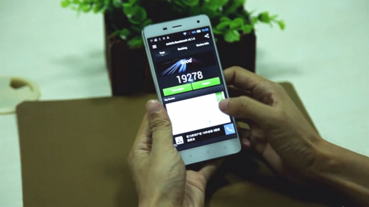 Chấm điểm bằng Antutu benmarch cho điểm số rất cao, trên 19.000 điểm.