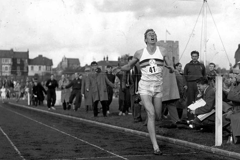 Roger Bannister và kỉ lục 1,8 km trong 4 phút gây chấn động toàn thế giới.
