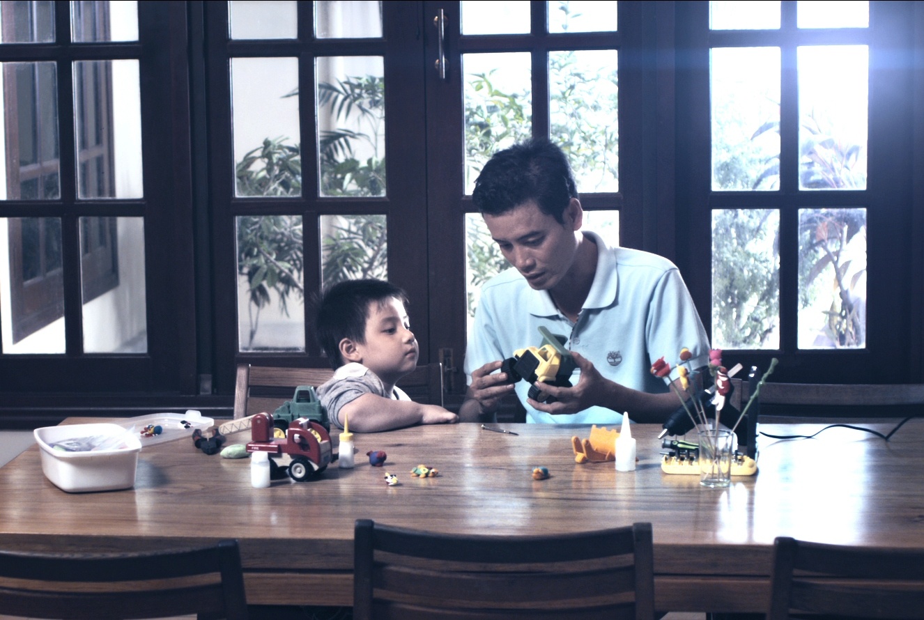 Nhan qua tang dac biet de co mot ngay ben con tron ven hinh anh