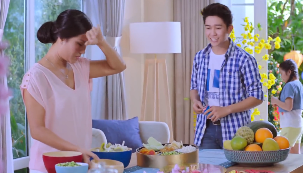 Quang cao Tet 2015 - Pepsi. hinh anh