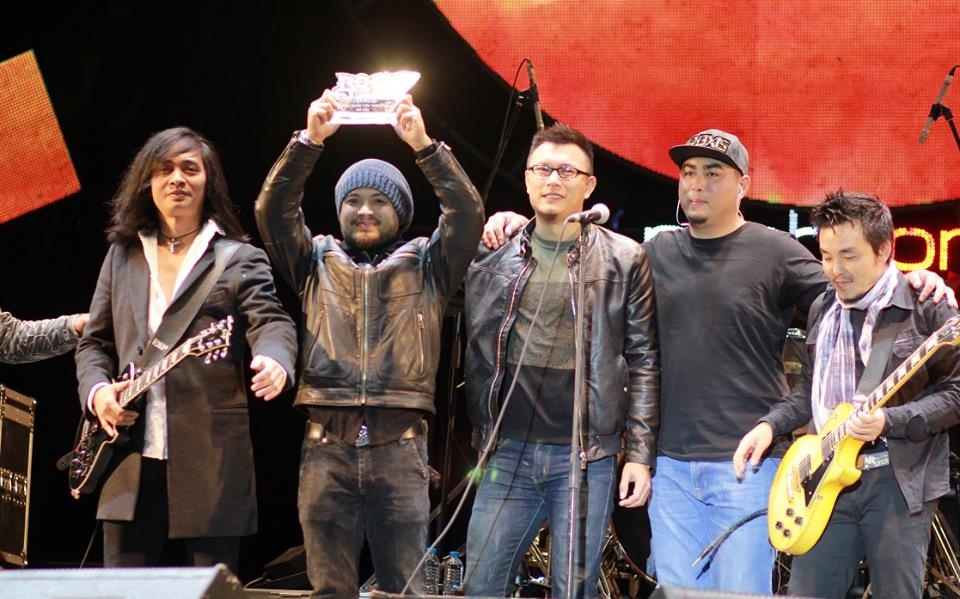 Trần Lập cùng Bức Tường trở thành Ban nhạc được yêu thích nhất trong suốt chuỗi Rock Storm 7.