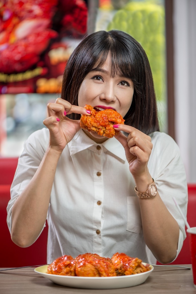 Diệp Lâm Anh chính là người đã bật mí cho Lâm Vinh Hải thưởng thức món gà độc đáo này