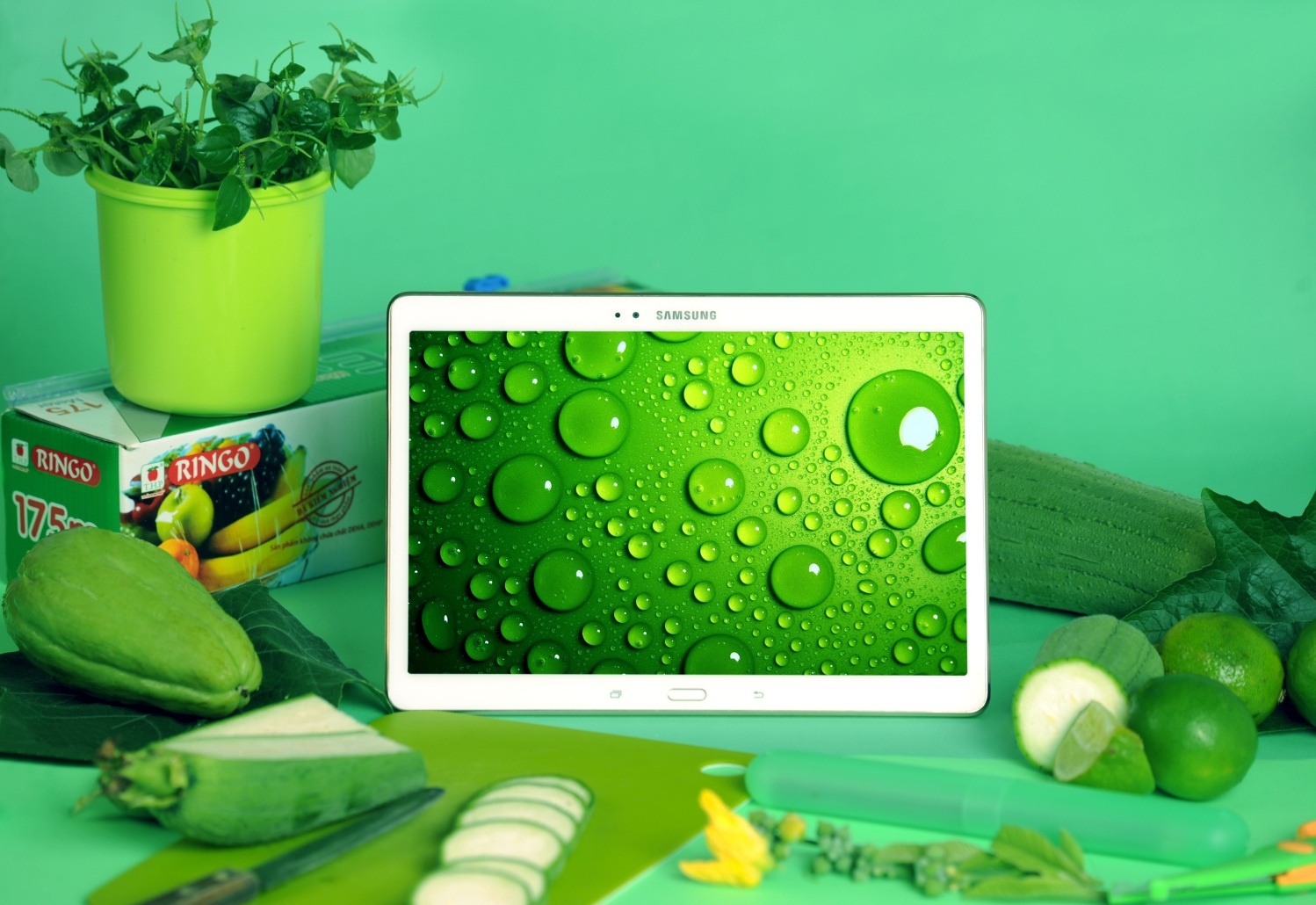 Màu sắc và chất lượng hình ảnh trên màn hình Super AMOLED của Galaxy Tab S.