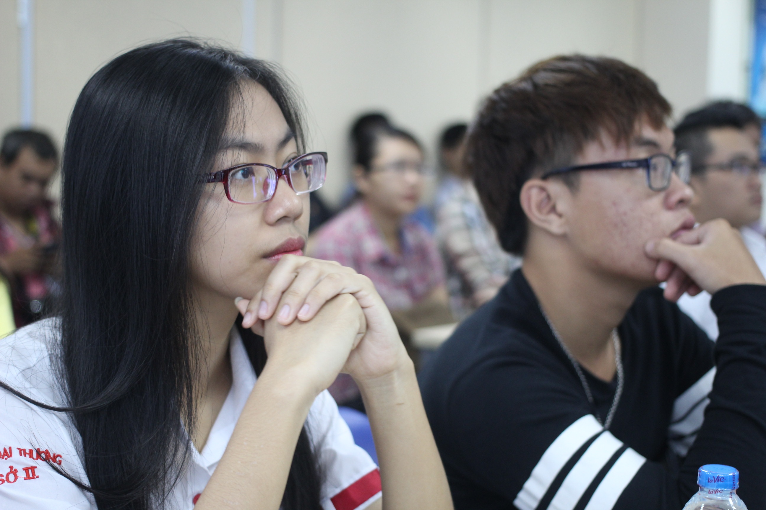 Vòng chung kết diễn ra trong không khí rất vui vẻ. Ban giám khảo và thí sinh trao đổi trực tiếp với nhau trên tinh thần cởi mở và đóng góp. Ngoài các tác giả lọt vào chung kết, các thí sinh trong top 20 cũng đến tham dự. Những thí sinh trong top 20 nhận được smartphone Samsung Galaxy V.