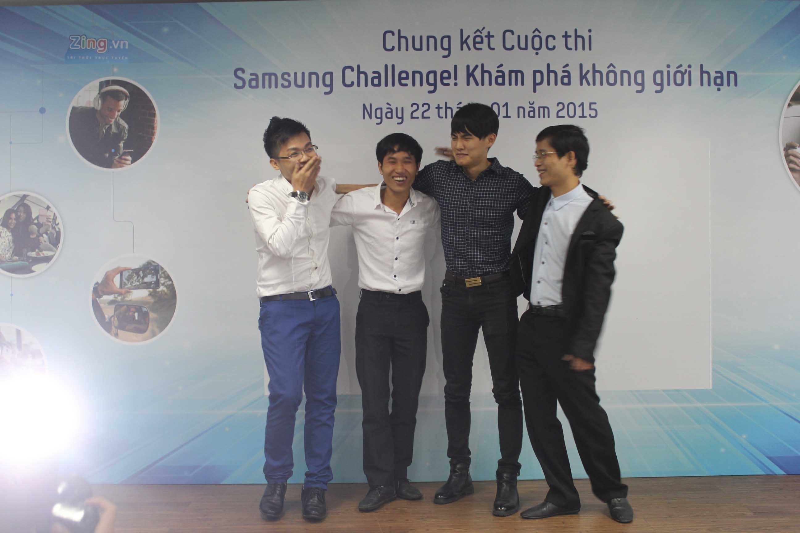 Giây phút 4 thí sinh chờ đón kết quả của Ban Giám khảo.