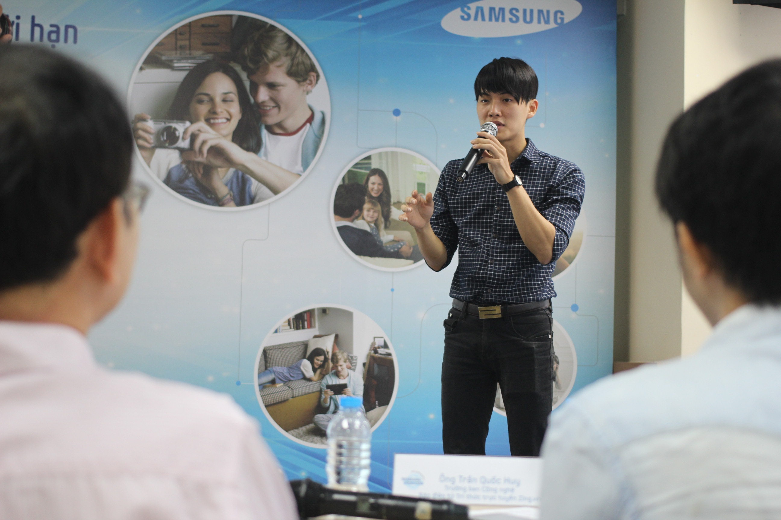 Lê Quang Dũng đến từ Hà Nội đem đến cho buổi chung kết bài thuyết trình rất nhẹ nhàng về 