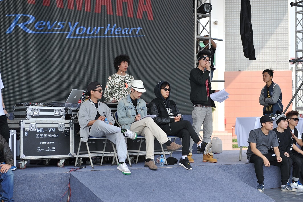 Ngoài ra, trong 2 ngày diễn ra cuộc thi, tại sự kiện có nhiều ưu đãi từ các gian hàng đến từ các nhãn hiệu nổi tiếng: Clearmen, HJC, Protec, Robbins, đồ phượt Army Box, phụ kiện cho rider Ximong Gara,…