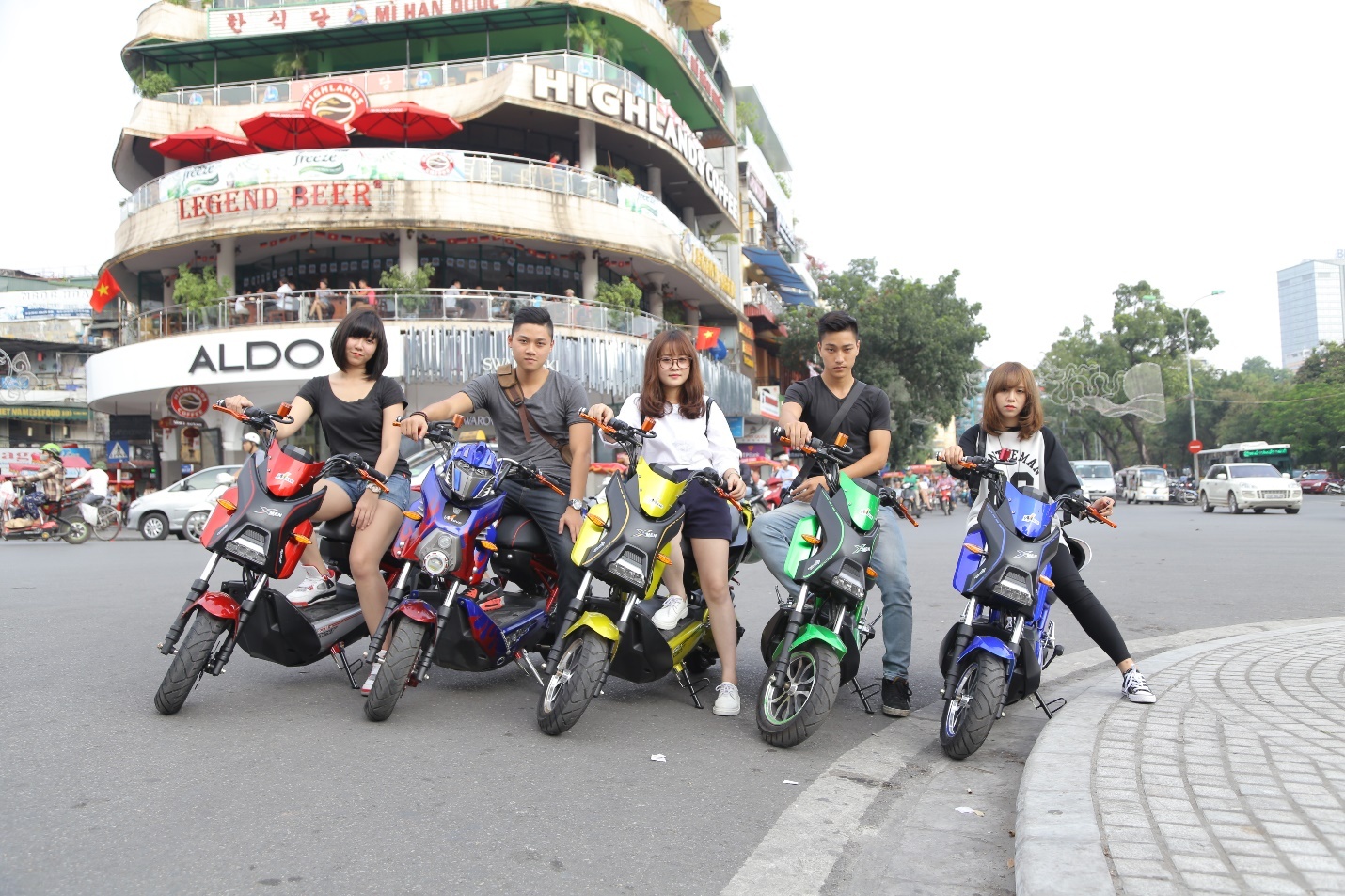 Gia tot, xe dien iMove sap chay hang hinh anh