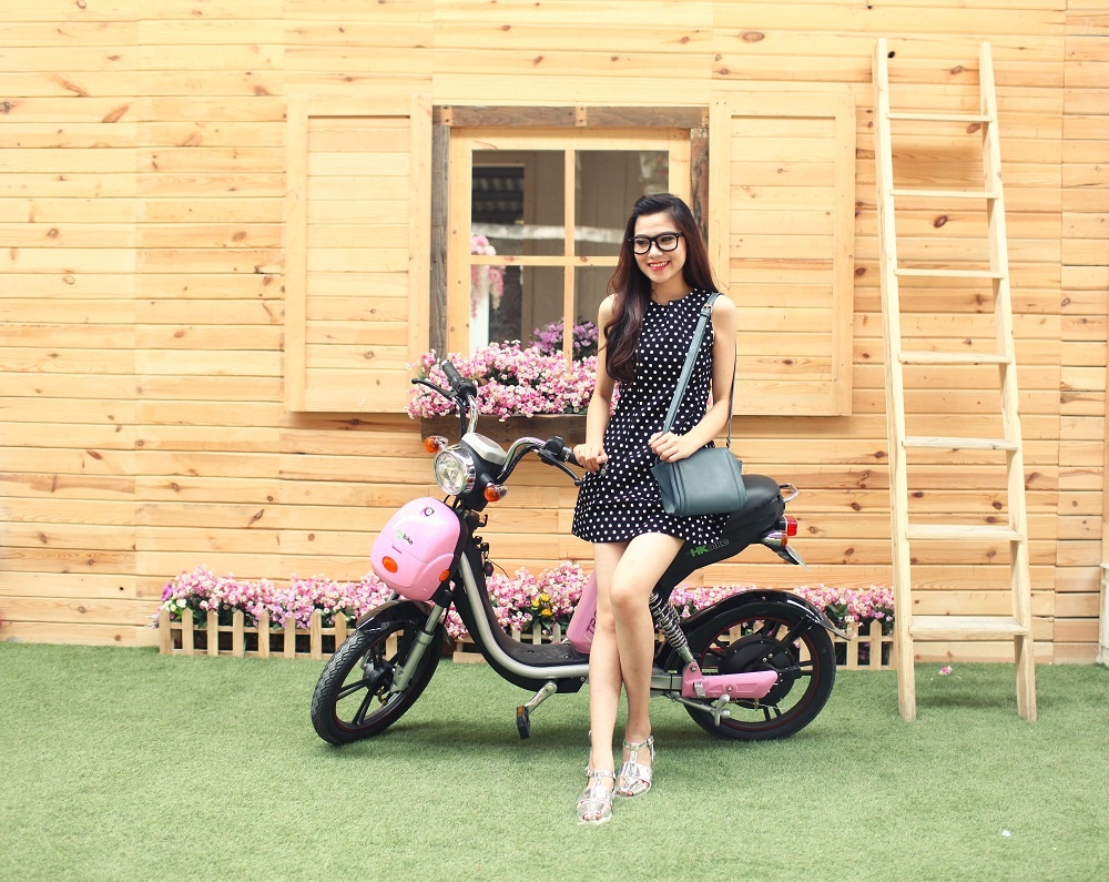 Có phương tiện đi lại, “con nhà khá giả” thể hiện mình năng động hơn trong mọi hoạt động ở trường lớp, đi chơi, tụ tập cùng bạn bè.